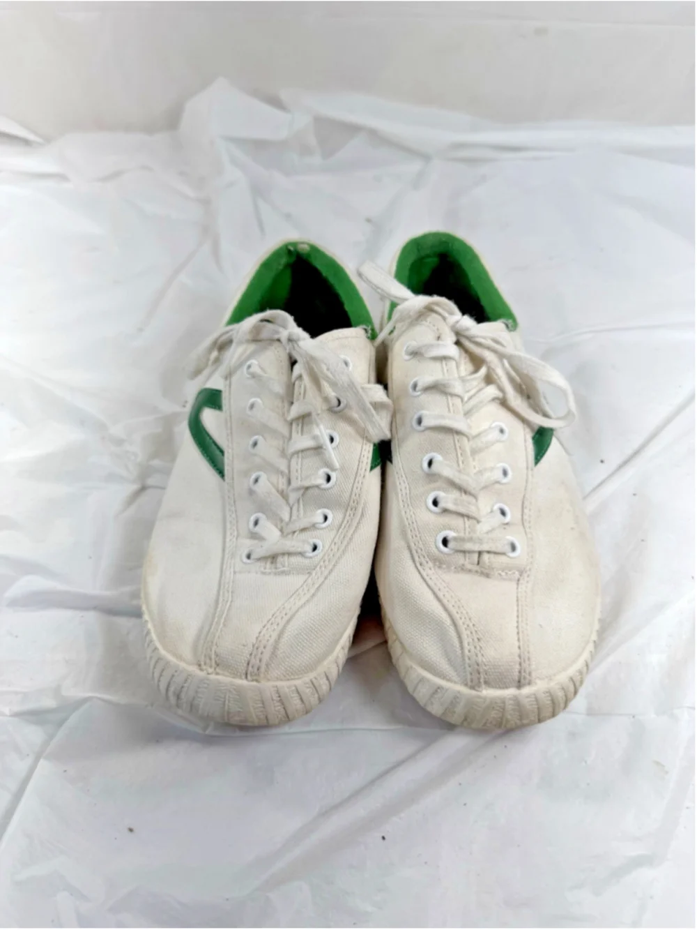 Tretorn Women's Nylite Canvas White and Green Sneakers Size 8.5